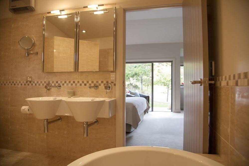 Mt Rosa Lodge Boutique Vineyard Accommodation Ванака Экстерьер фото